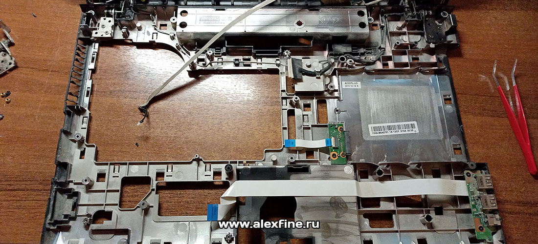 Поддон Lenovo G700 Поддон Lenovo G700